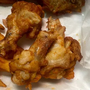 Nasty ass wings dry no sauce no flavor !!!!!!!