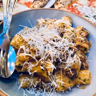 Rigatoni a la bolognese