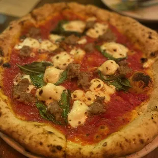 Margherita pizza with sausage