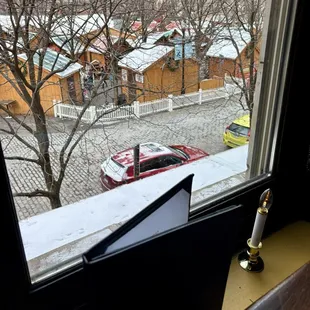 Cold, air leaking window