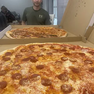 Brothers birthday 30" Cheese Godfather Pizza"