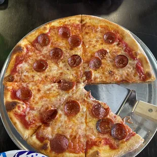 11inch pepperoni pizza "lunch special"