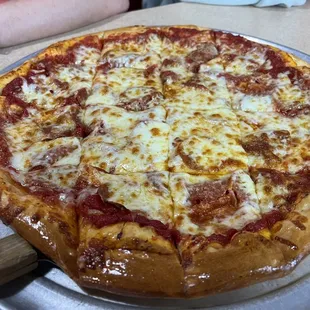 Large Pepperoni Pizza