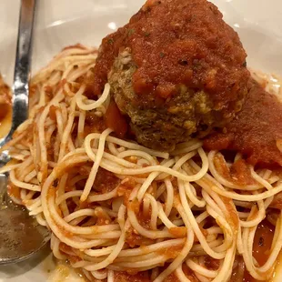 Spaghetti &amp; meatballs - this was half. Split the entree.