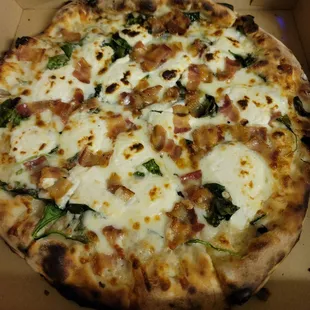 No sauce wth ricotta, spinach &amp; bacon (I think this is the 12")