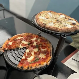 Carnivoro pizza and Cacio E Pepe pizza