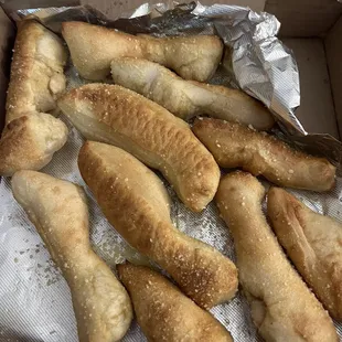 Pizzano bread... same as "bambino" bread... soft, pillowy, lots of butter and parm... so good!