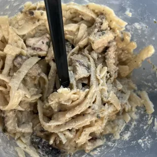 Chicken Alfredo (: