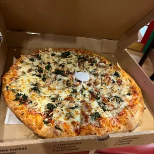 Extra Large Pizza with mushrooms, bacon, and spinach