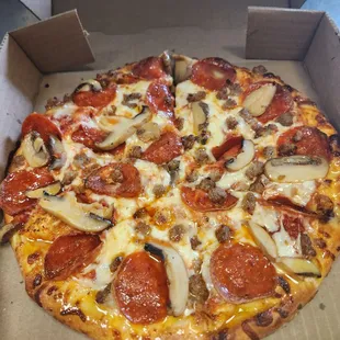 Small pepperoni, sausage, and mushrooms