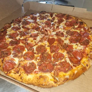 Large pepperoni and bacon
