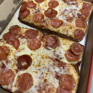 Pepperoni Deep Dish Pizza