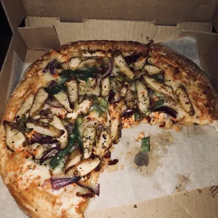 Spicy chicken pizza.