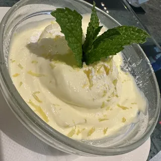 Special Dessert "Delizia al Limone"