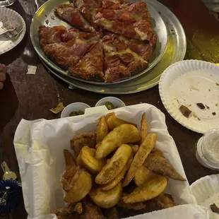 Cold pizza and hot chicken n wedges