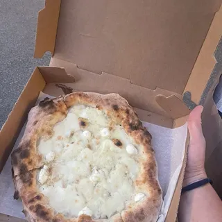 Quattro Formaggi Pizza