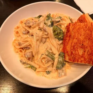 Fettuccine Alfredo with broccoli and chicken!