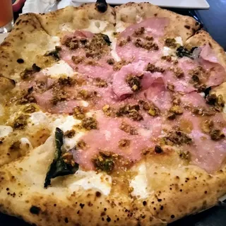 Kids Salsiccia Pistachio Pizza