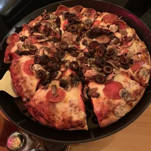 The &quot;Pops&quot;-pepperoni, olives and mushrooms