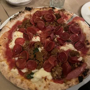 Solo Carne Pizza