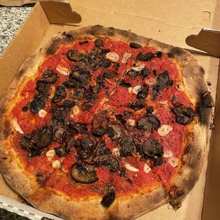 Marinara Pizza - Small with mushrooms