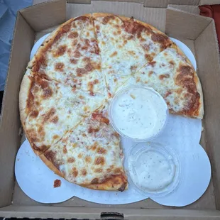 10&quot; Thin Crust pepperoni pizza with onion