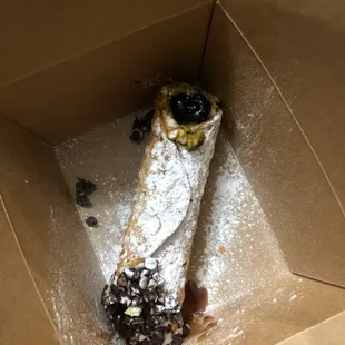 Pistachio cannoli