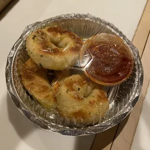 Garlic knots