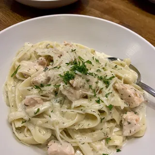 FETTUCCINE SALMON