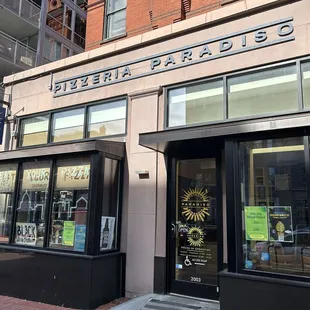 the outside of the restaurant