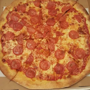 Large Pepperoni Pizza