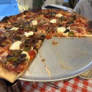 This is the Works pizza with extra fresh mozzarella!