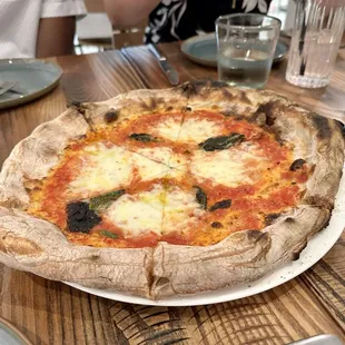 South Philly Margherita (mozzarella, basil, tomato sauce)