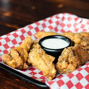 poultry, fried chicken, chicken wings and fried chicken, chicken wings, bbq chicken, bbq wings, food, chicken, fried chicken wings