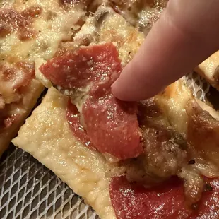 Pizza was bone dry. Where's the sauce???