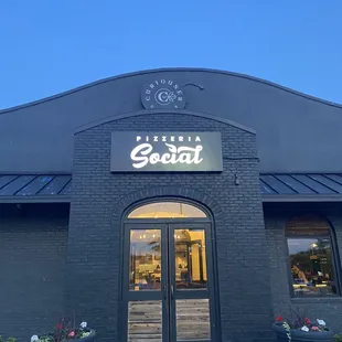 Social -they have more than pizza