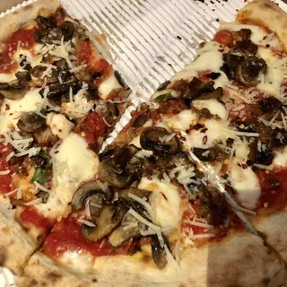 Salsiccia and Funghi