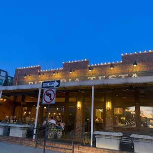 the outside of the restaurant