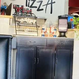 The sign says it all, PIZZA!