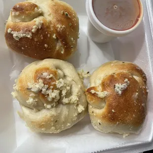 Garlic knots