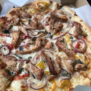 BBQ chicken pizza