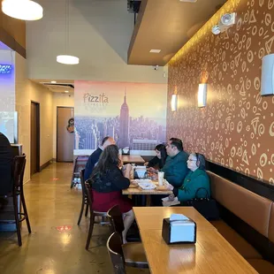 Casual seating. Very friendly service !