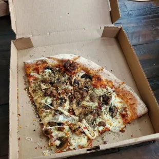 Sausage and mushroom Jumbo slice=4 slices