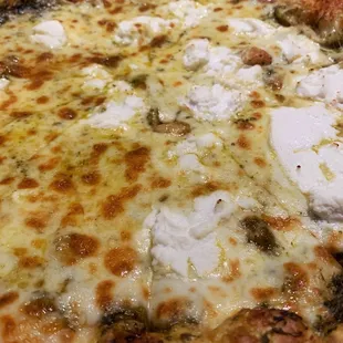 Artichokes White Pizza