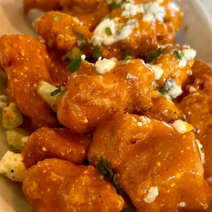 Buffalo Gorgonzola chicken bites