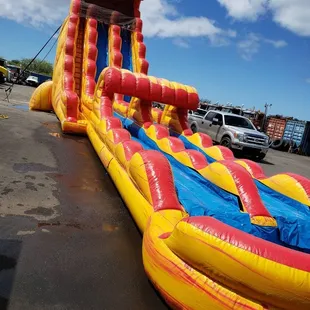 105ft L x 35ft H Water or Dry Slide w/ pool