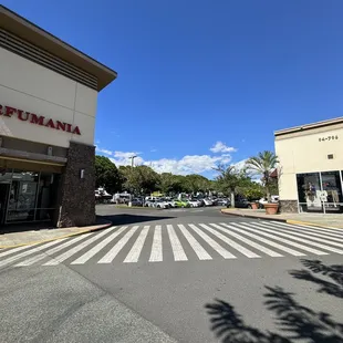 The driveway to enter the food truck/additional parking area