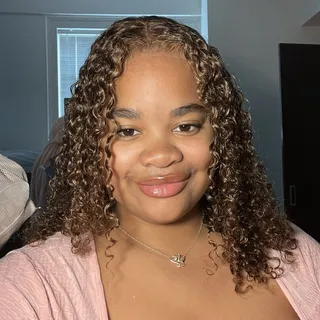 Amari M.