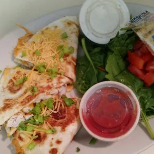 quesadilla absolutely delicious! a lunch w/salad combo. There is also a larger w/2 sides. Choose a Chicken, Beef, or Veggie quesadilla,