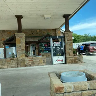 Worst Gas Station in Texas.
